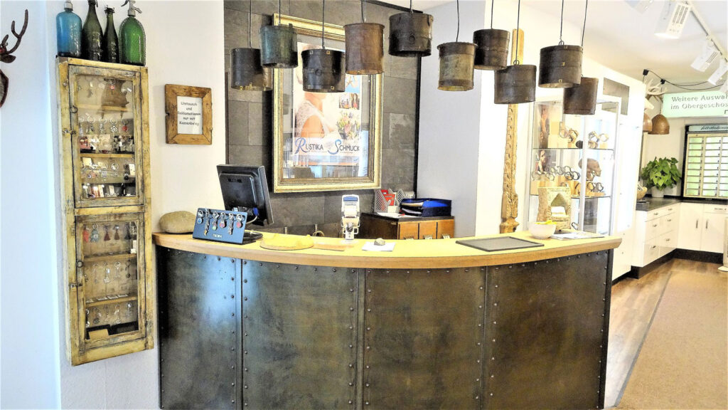 Rustika_Schmuck_Regina_Diehl